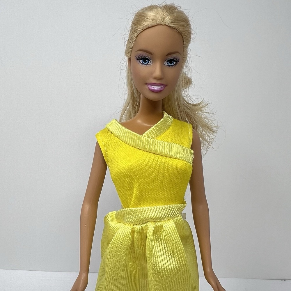 Barbie Fashionistas‎ Doll Ooak 1999-2005 blonde hair in Yellow Dress
